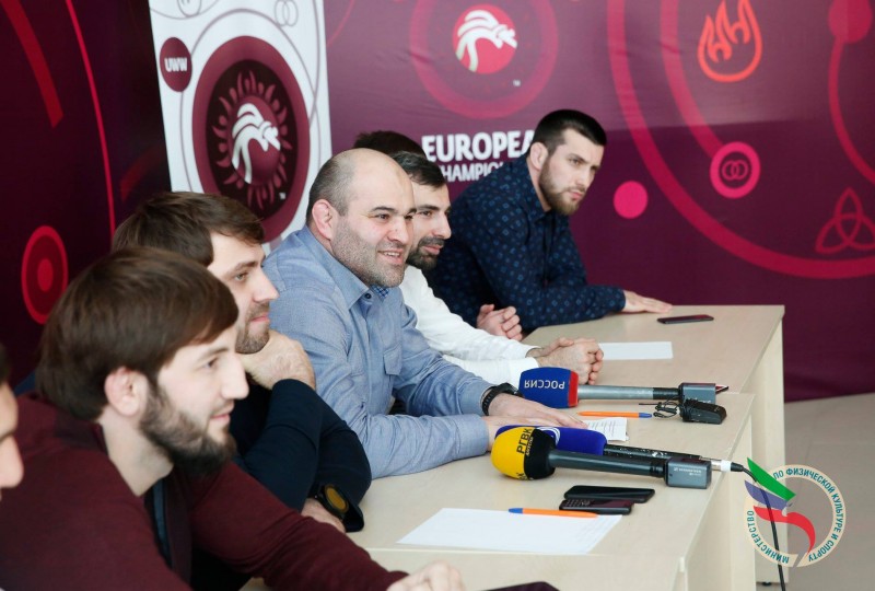 6 апреля в пресс-центре чемпионата Европы по спортивной борьбе прошла пресс-конференция, посвященная итогам выступления дагестанских грэпплеров на чемпионате России и развитии грэпплинга в Дагестане. 