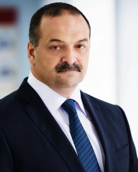 Врио Главы РД Сергей Меликов  поздравил дагестанских спортсменов, чемпионов по вольной борьбе.