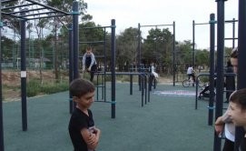 Каспийчанам подарили еще одну воркаут-площадку 