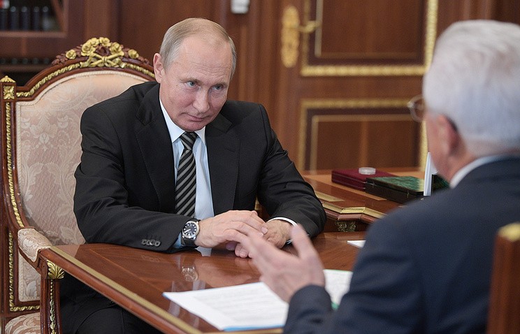 Васильев сообщил Путину о планах строительства судоремонтного завода и нахимовского училища 