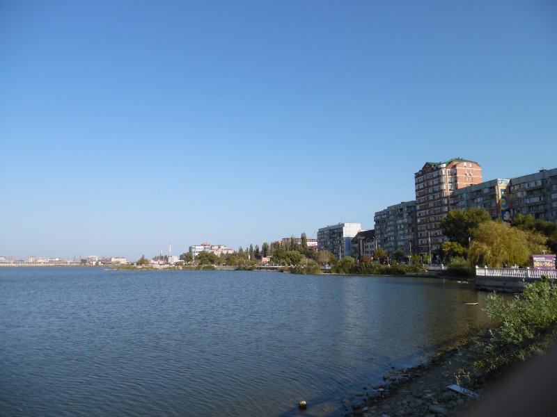 Водопровод для подпитки озера в Махачкале достроят в течение трех месяцев