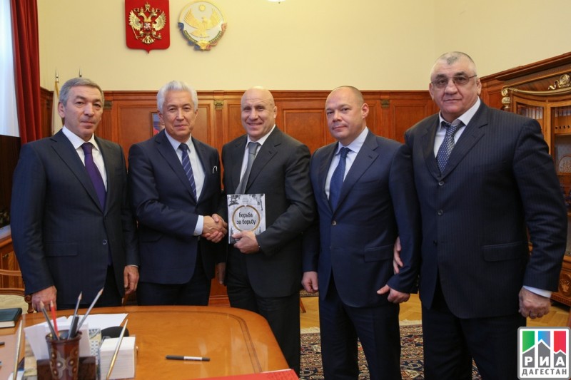 Врио министра по физической культуре и спорту РД Магомед Магомедов принял участие в обсуждении подготовки к чемпионату Европы по спортивной борьбы