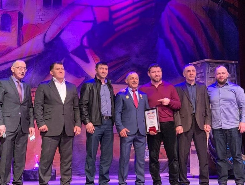 Омар Ханапиев награжден медалью Сали Сулеймана 