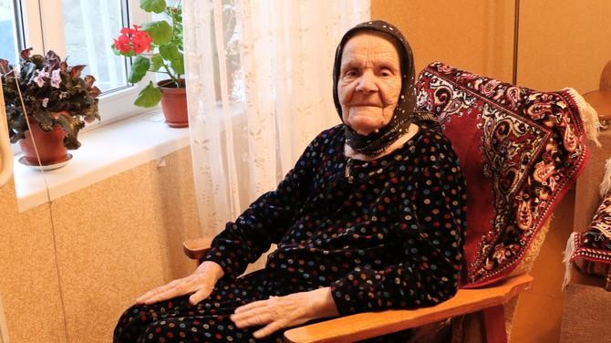   В Кайтагском районе республики поздравили ветеран узницу фашистских концлагерей  Галину Халирбагинову  через дочь, учитывая условия панедемии. 