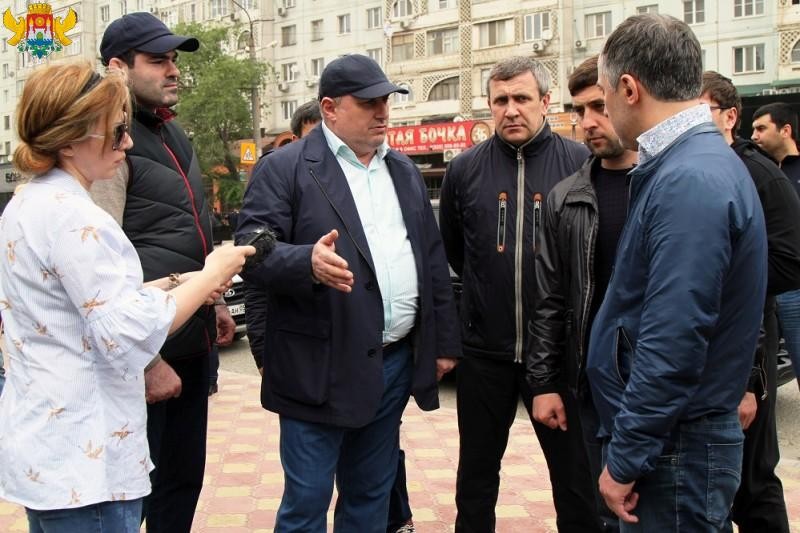 Полная реконструкция. Мэр Махачкалы посетил парк им. 50-летия Октября. 