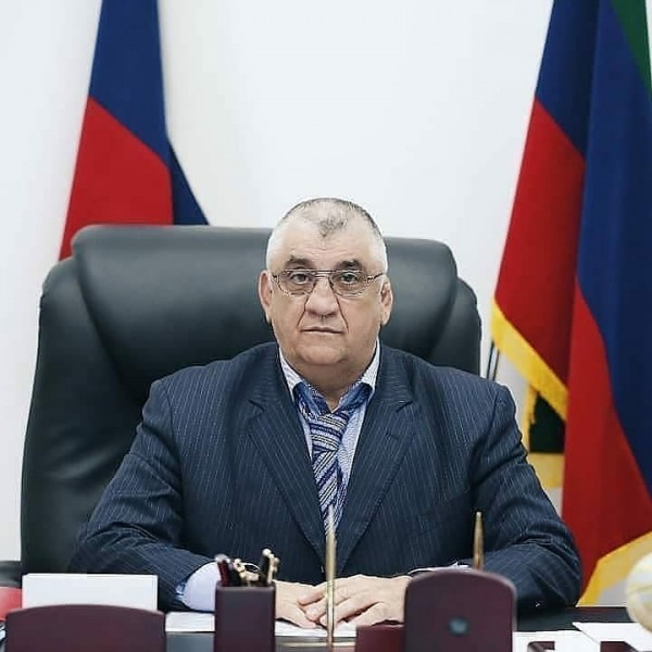  Поздравление министра по физической культуре и спорту РД Магомеда Юсуповича Магомедова с Днём Конституции РД