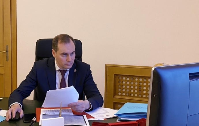 Артём Здунов потребовал постоянно мониторить цены на лекарственные препараты