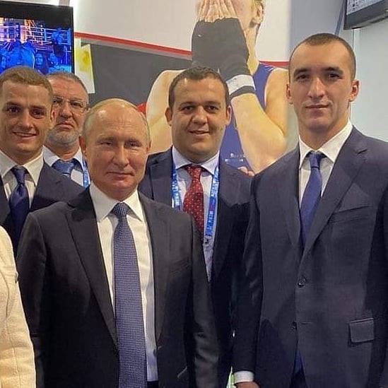 Владимир Путин встретился с чемпионом мира по боксу Муслимом Гаджимагомедовым
