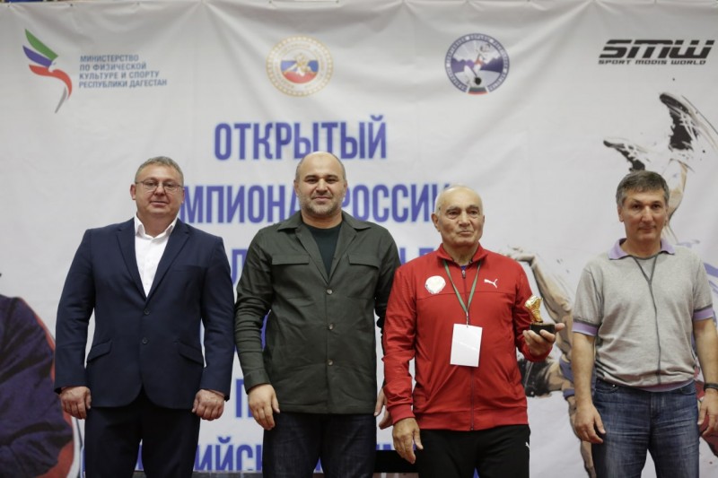 В Каспийске прошел Чемпионат России по борьбе среди ветеранов
