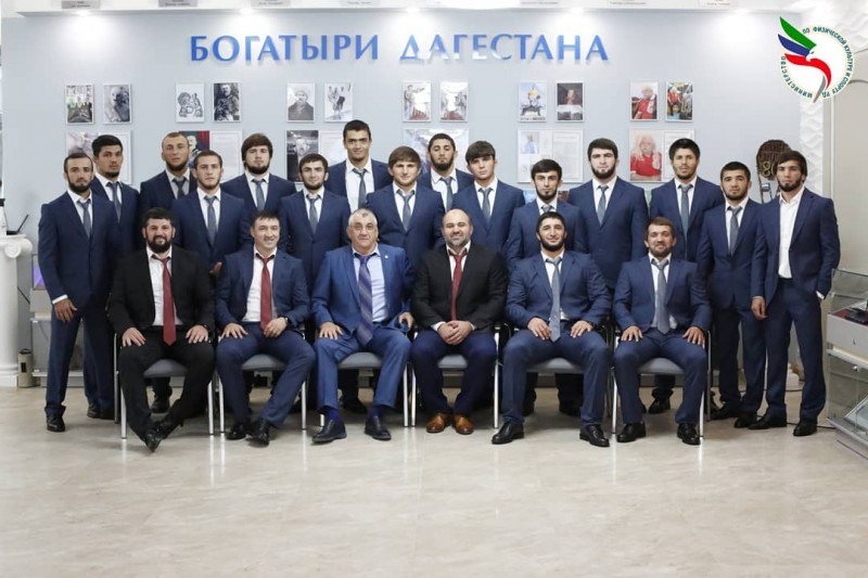 Сборную Дагестана по вольной борьбе поддержал новый спонсор 