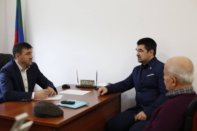 Министр по физической культуре и спорту РД Магомед Магомедов провел прием граждан 