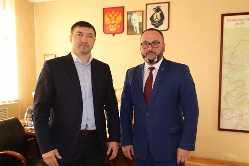 Гайдарбек Гайдарбеков встретился с министром спорта Хабаровского края Семеном Экшенгером