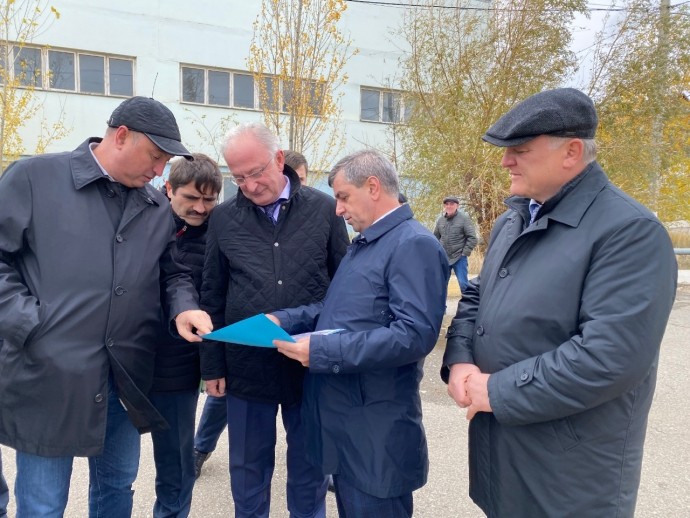 Абдулпатах Амирханов ознакомился с комплексом Тарнаирских водопроводных очистных сооружений