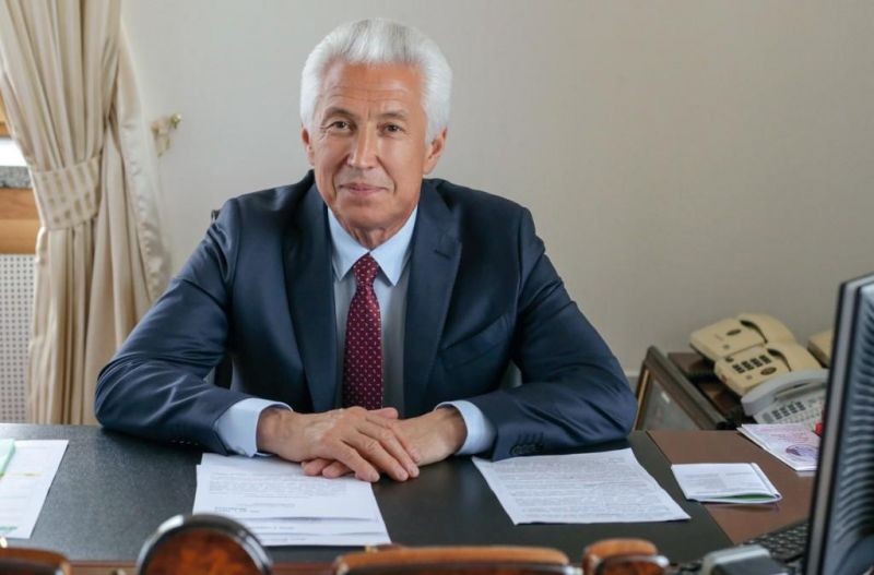 Медалистов чемпионата России по вольной борьбе поздравил с успешным выступлением Владимир Васильев 