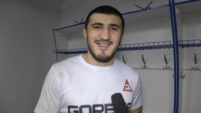 Рамазан Эмеев выиграл бой в UFC 