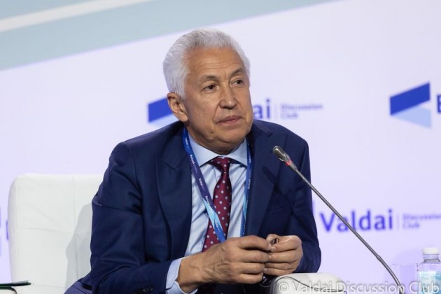 Россия - многонациональная страна, представители разных конфессий живут друг с другом в мире, «Надо Уважать друг друга». Владимир Васильев принял участие в работе дискуссионного клуба «Валдай» в г. Сочи. 