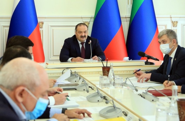 Поступление налоговых доходов в бюджет республики обсудили под руководством Сергея Меликова