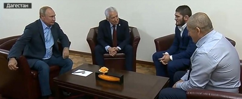 Путин поздравил Хабиба Нурмагомедова с победой в бою 