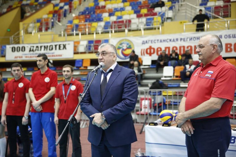 Новогодний турнир по волейболу среди команд ветеранов 