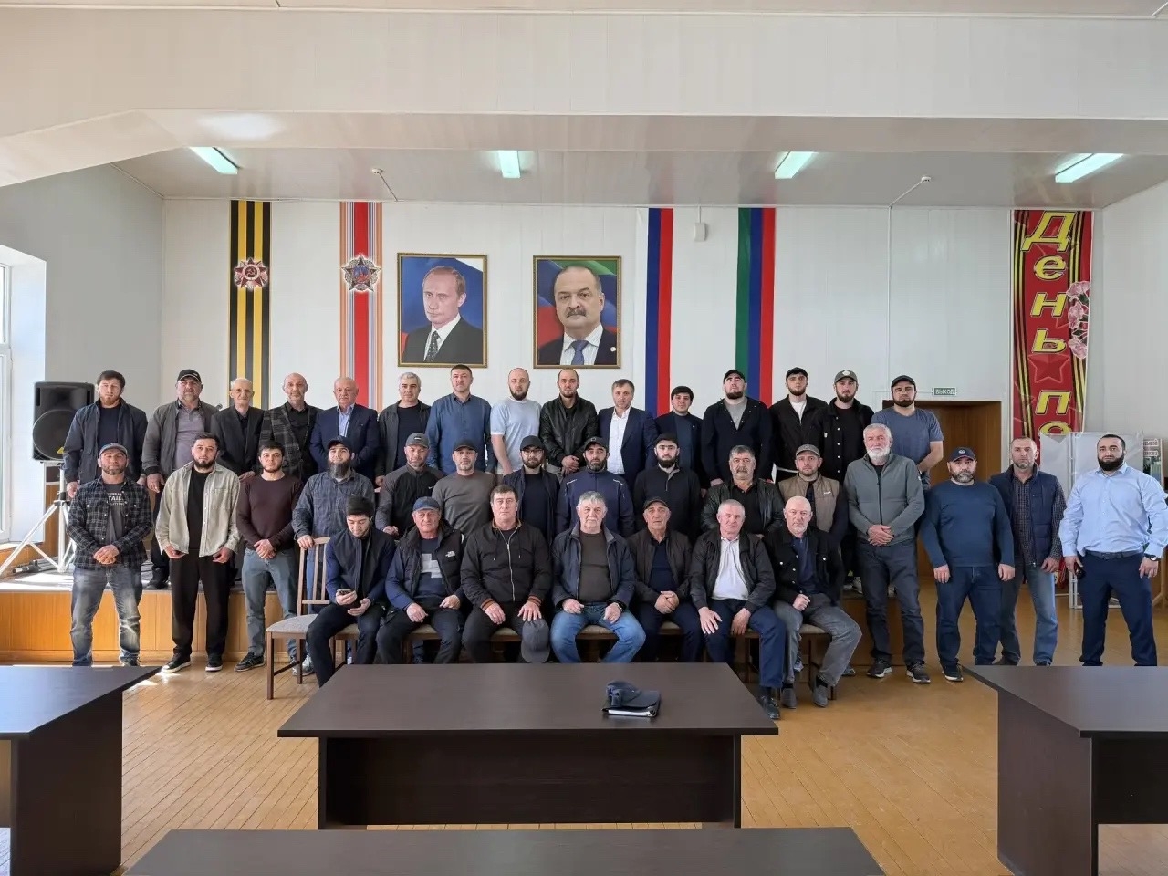 В администрации Гергебельского района прошла встреча с тренерским сообществом Горного территориального округа.