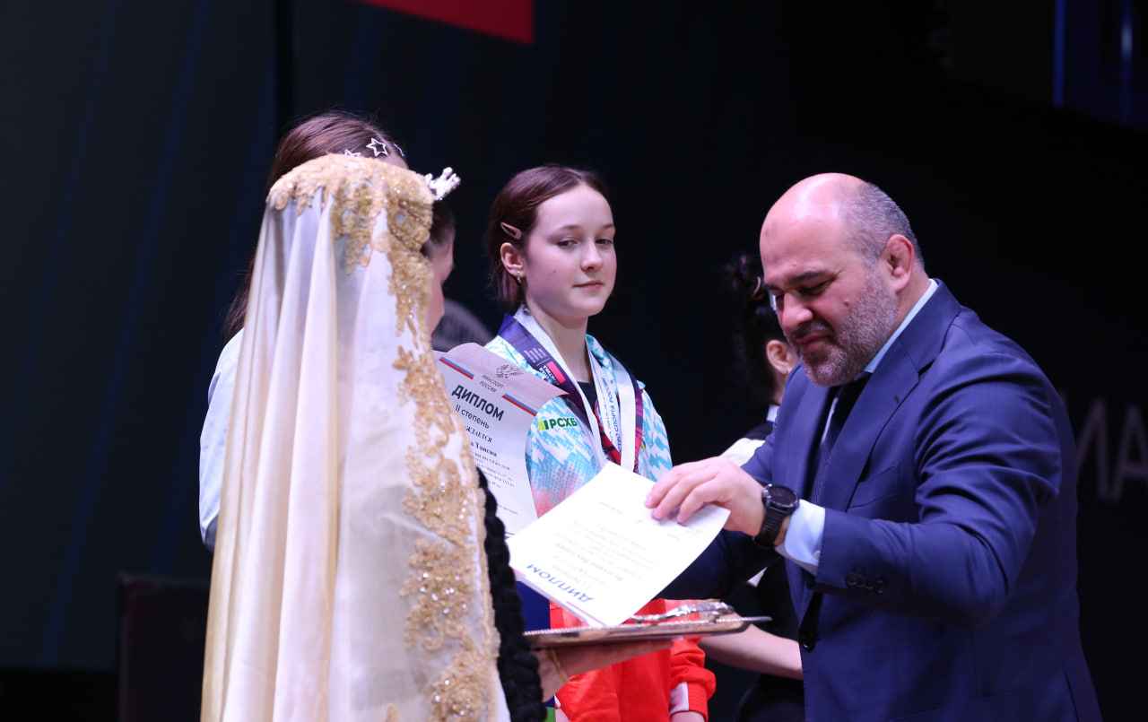 В Каспийске стартовало Первенство России по тяжелой атлетике