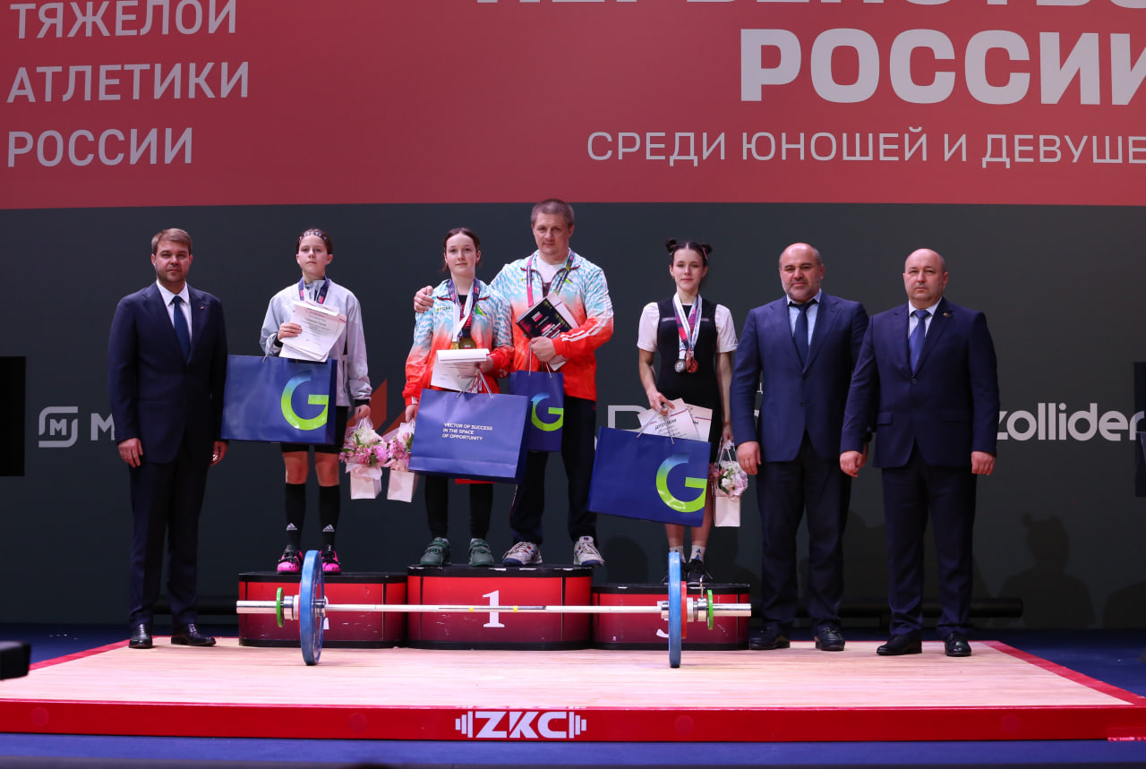 В Каспийске стартовало Первенство России по тяжелой атлетике