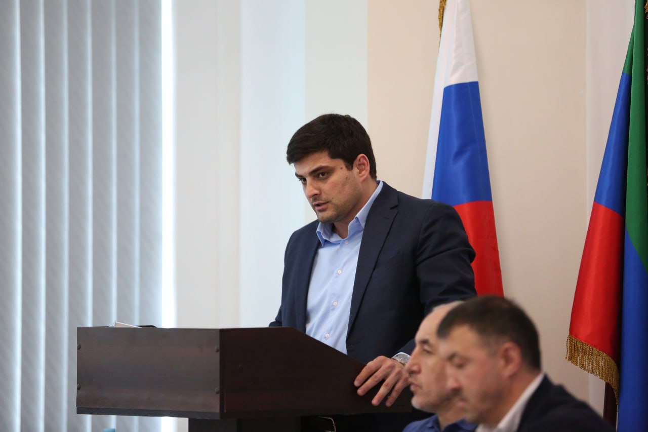 Сажид Сажидов провел совещание со спортивными федерациями