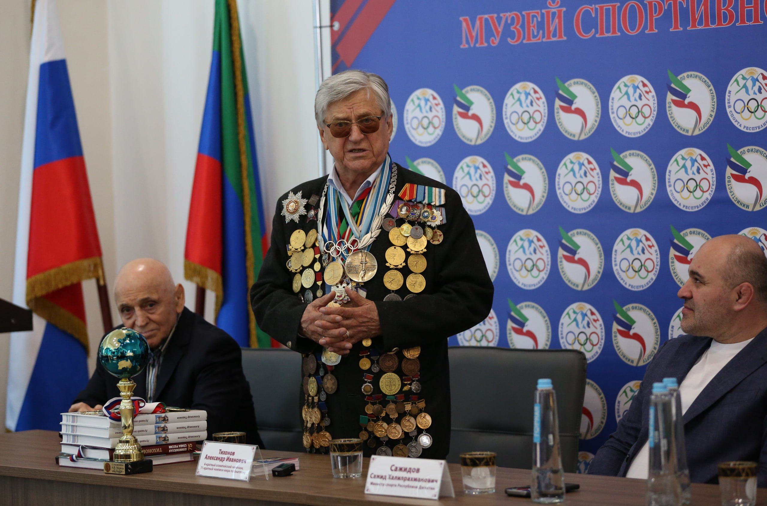В Музее спорта Дагестана прошла встреча с олимпийским чемпионом Александром Тихоновым