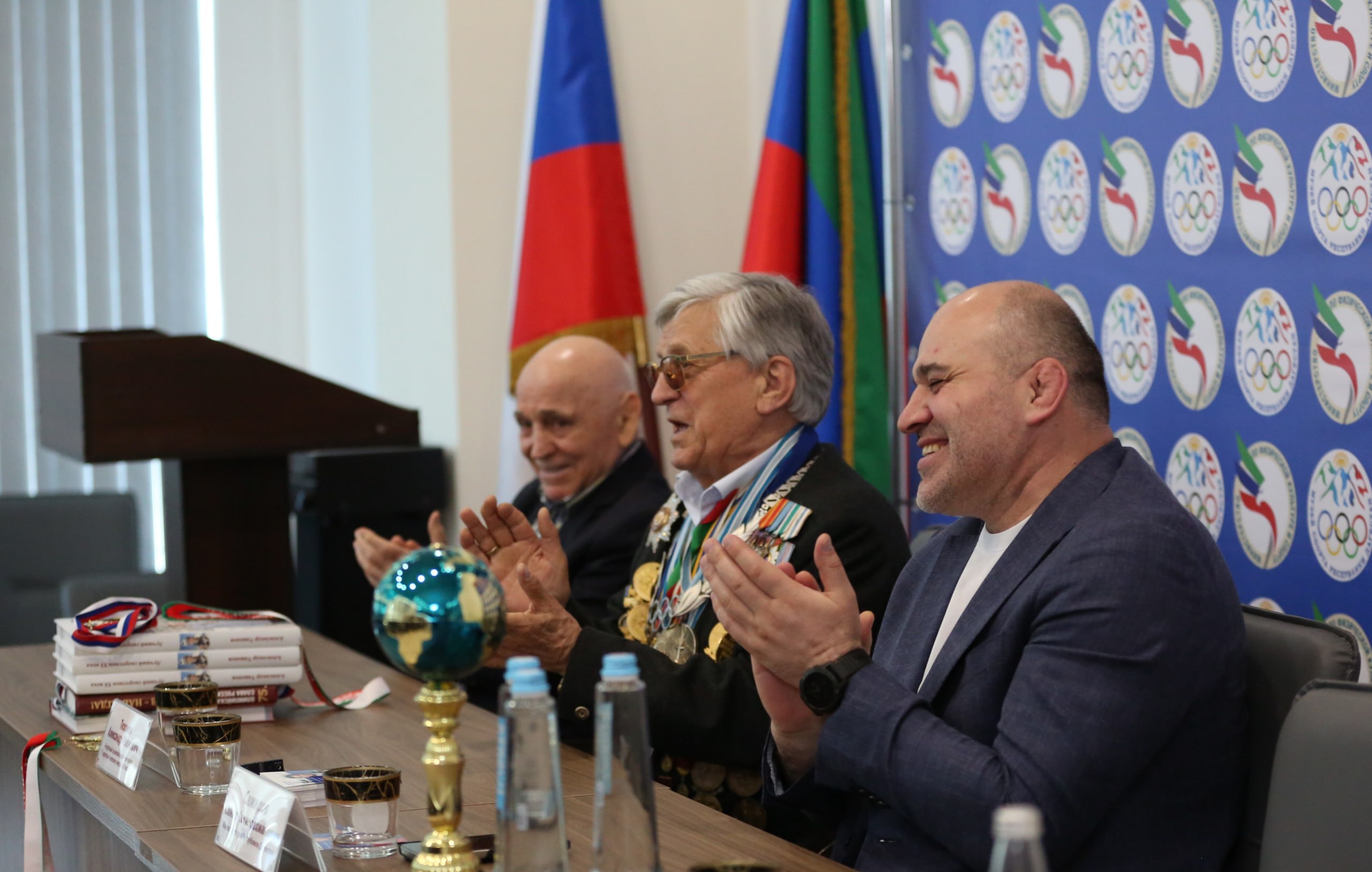 В Музее спорта Дагестана прошла встреча с олимпийским чемпионом Александром Тихоновым