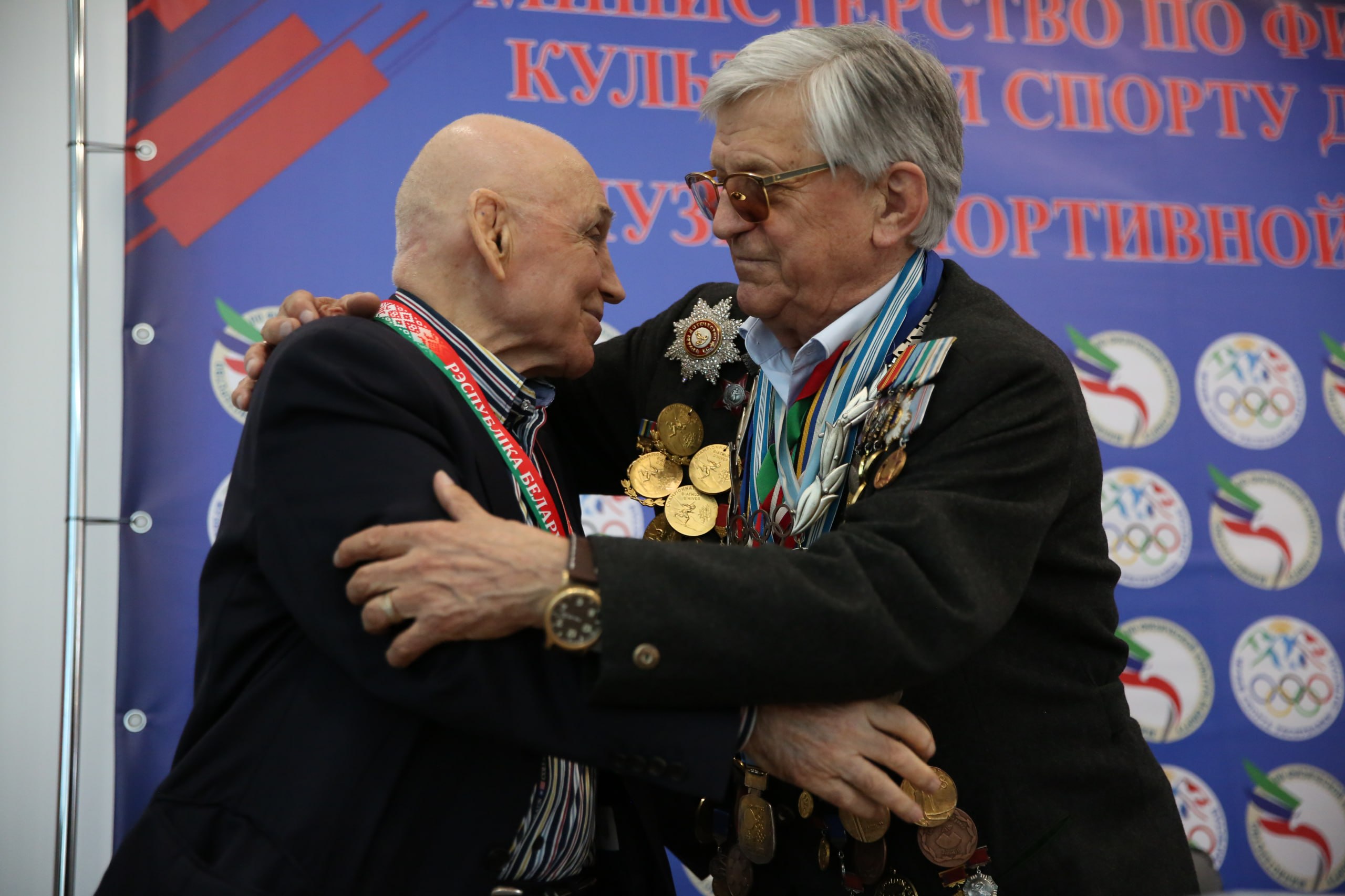 В Музее спорта Дагестана прошла встреча с олимпийским чемпионом Александром Тихоновым